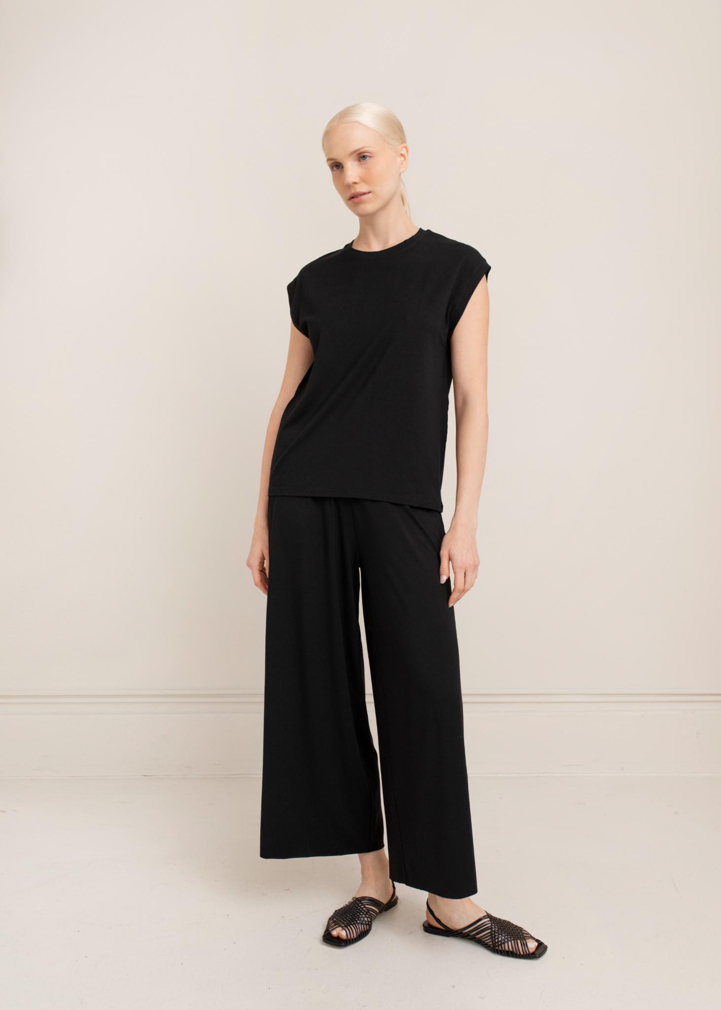 Tilda Sleeveless Shirt | USA